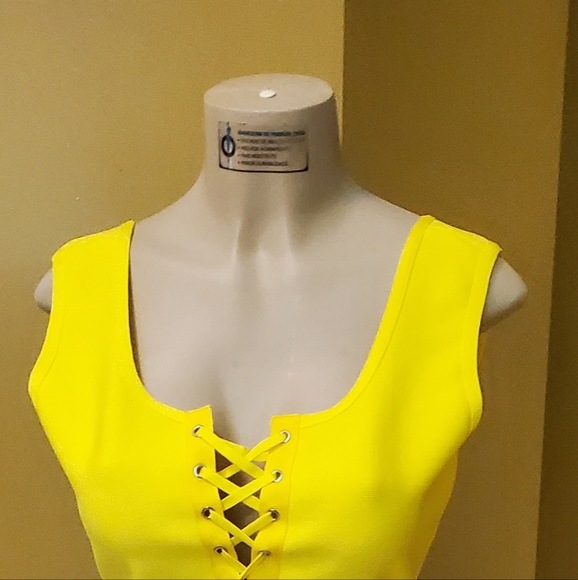 Skirt Set Yellow( NWT) - Picture 4 of 7